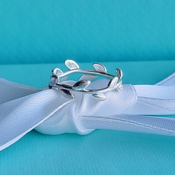Tiffany & Co. Jewelry - Picasso's olive leaf band ring